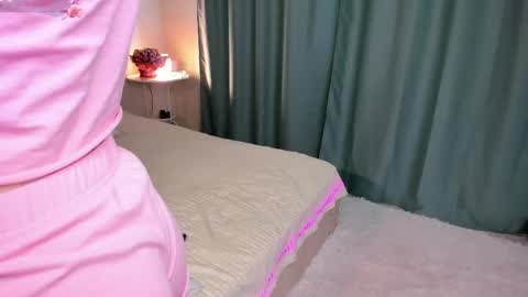 Emily  online show from May 27, 10:45 am