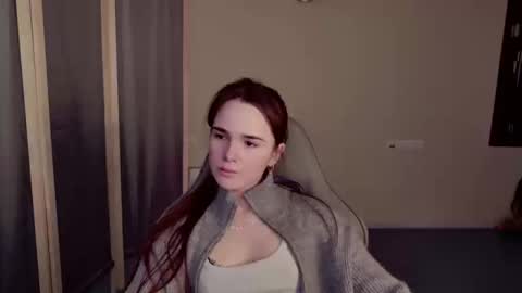 maybloom_ online show from March 14, 9:26 am