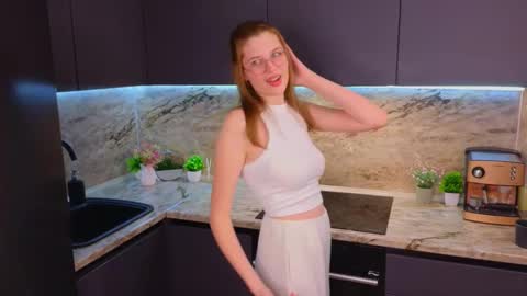 Mia online show from February 12, 1:06 pm