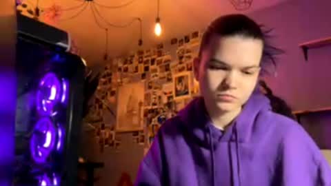 Rose online show from April 2, 6:05 pm