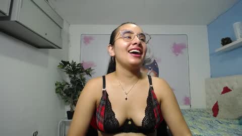 Maylin  online show from April 8, 7:58 pm