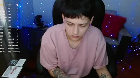 Snapshot of maylyy_kan chatting on April 23, 5:59 pm Mayle kan online show from April 23, 5:59 pm