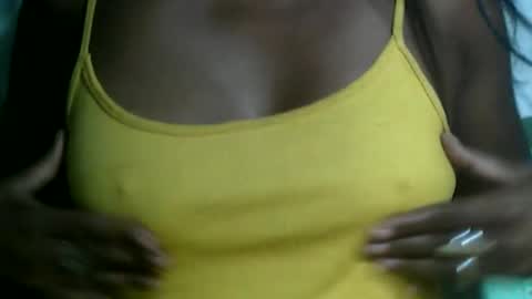 Snapshot of mayolu586 chatting on May 15, 6:04 pm Maya online show from May 15, 6:04 pm