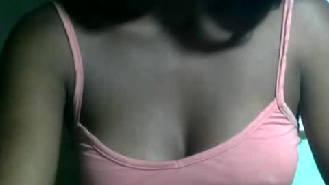 Snapshot of mayolu586 chatting on May 18, 5:13 am Maya online show from May 18, 5:13 am
