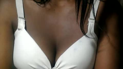 Snapshot of mayolu586 chatting on May 21, 5:14 am Maya online show from May 21, 5:14 am