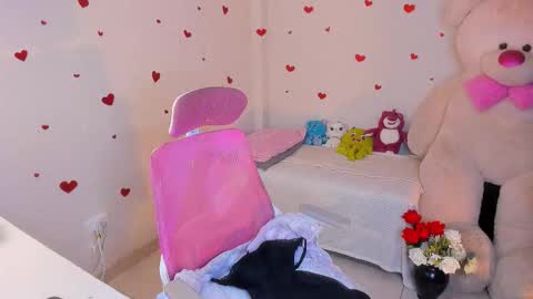 may online show from February 14, 9:33 pm