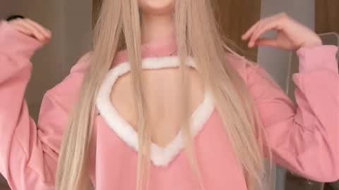 Snapshot of mayya_cuute chatting on March 16, 9:24 am Mila online show from March 16, 9:24 am
