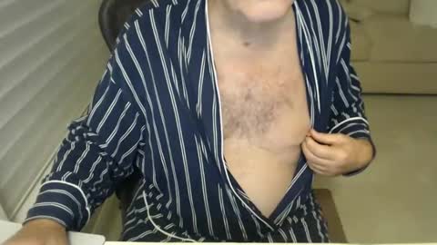 Snapshot of mbeastie chatting on December 23, 3:29 am Beastie online show from December 23, 3:29 am