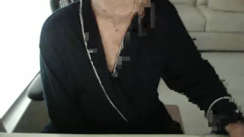 Snapshot of mbeastie chatting on January 21, 7:17 pm Beastie online show from January 21, 7:17 pm