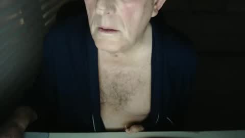 Snapshot of mbeastie chatting on November 1, 3:52 am Beastie online show from November 1, 3:52 am