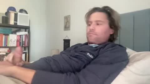 Snapshot of mbnc chatting on December 4, 8:07 pm lol online show from December 4, 8:07 pm