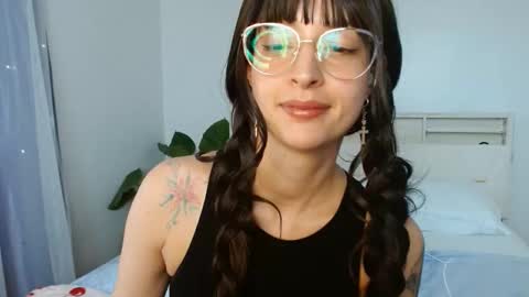 Snapshot of mckayla_honey11 chatting on April 13, 4:23 pm Mckayla online show from April 13, 4:23 pm