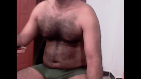 Snapshot of me_hai12 chatting on December 24, 12:55 am me_hai12 online show from December 24, 12:55 am