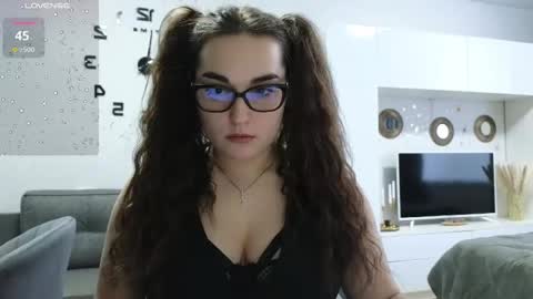 Snapshot of me_lissa_sun chatting on December 10, 8:51 am Melissa online show from December 10, 8:51 am