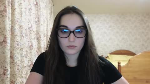 Snapshot of me_lissa_sun chatting on February 11, 6:33 pm Melissa online show from February 11, 6:33 pm