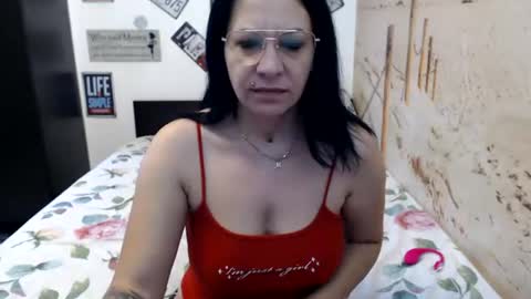 Snapshot of meaowmela chatting on June 22, 6:21 am MeaowMela online show from June 22, 6:21 am