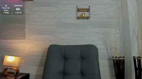 Snapshot of meegan_lopezz chatting on February 6, 8:45 pm meegan_lopezz online show from February 6, 8:45 pm