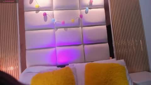 Snapshot of megaan_rouse chatting on May 3, 11:38 am megaan_rouse online show from May 3, 11:38 am