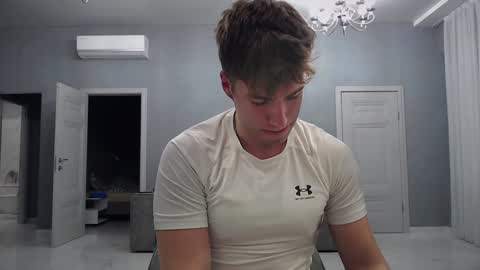 Max online show from December 12, 5:10 am