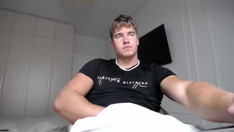 Max online show from September 26, 4:00 pm