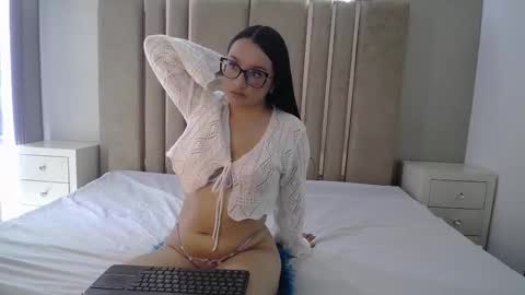 Snapshot of megan_blue5 chatting on October 25, 2:13 pm Megan3 online show from October 25, 2:13 pm