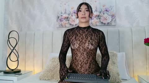 Carolina Paez online show from April 8, 12:38 pm