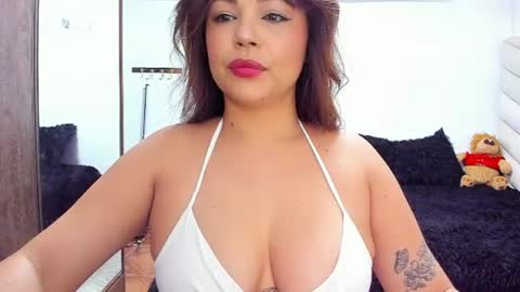 megan_danger_ online show from August 5, 4:21 pm