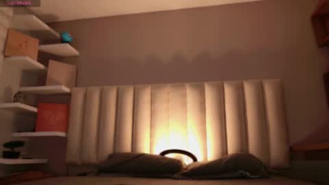 Snapshot of megan_moore__ chatting on October 14, 12:06 pm online show from October 14, 12:06 pm