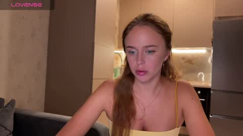 Snapshot of megan_nilson chatting on June 8, 7:47 pm Megan online show from June 8, 7:47 pm