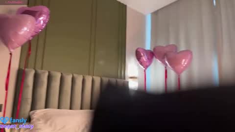 Snapshot of megan_ssstacy chatting on February 17, 5:04 am Stacy UTC 700 0800am-0200pm online show from February 17, 5:04 am