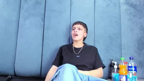 megan_thompsonn_ online show from March 22, 2:26 am