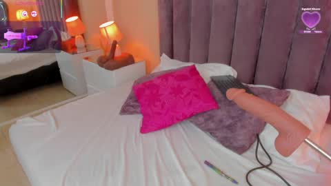  Megan  online show from April 3, 12:58 pm