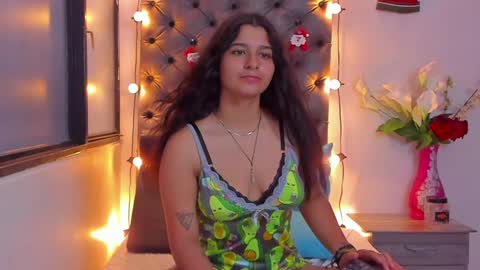 Snapshot of megan_whitte_01 chatting on December 9, 11:13 pm megan white 01  online show from December 9, 11:13 pm