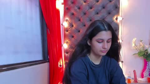 Snapshot of megan_whitte_01 chatting on January 12, 12:12 pm megan white 01  online show from January 12, 12:12 pm