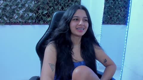 Snapshot of megan_whitte_01 chatting on January 30, 10:40 am megan white 01  online show from January 30, 10:40 am