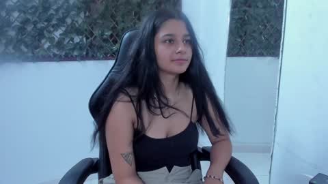 Snapshot of megan_whitte_01 chatting on January 31, 10:21 pm megan white 01  online show from January 31, 10:21 pm