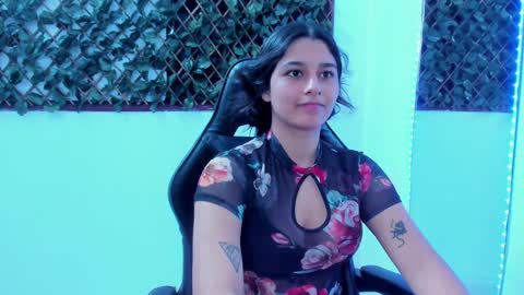 Snapshot of megan_whitte_01 chatting on February 6, 8:39 am megan white 01  online show from February 6, 8:39 am