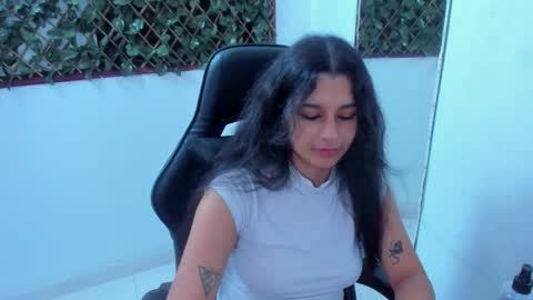 Snapshot of megan_whitte_01 chatting on February 27, 10:26 am megan white 01  online show from February 27, 10:26 am