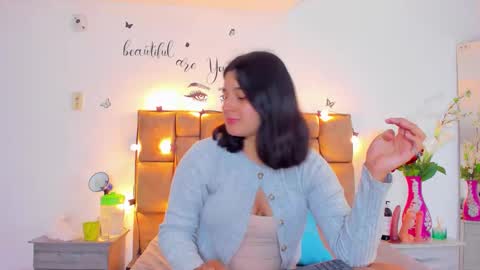 Snapshot of megan_whitte_01 chatting on September 9, 6:18 pm megan white 01  online show from September 9, 6:18 pm