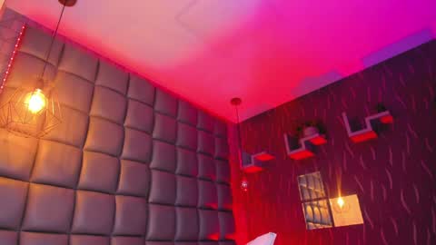 Megan online show from April 14, 8:15 pm