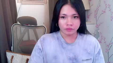 Snapshot of megan_younng chatting on July 7, 11:03 am MEGAN online show from July 7, 11:03 am