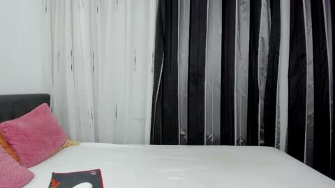 Snapshot of megancherrly chatting on March 11, 9:54 pm megancherrly online show from March 11, 9:54 pm