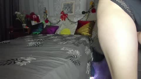 Snapshot of meganfox3325 chatting on March 9, 8:02 pm Nicki--------- Welcome to my Room online show from March 9, 8:02 pm