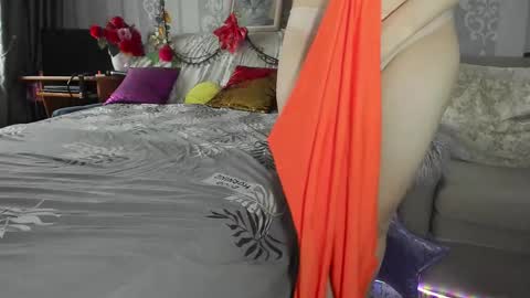 Snapshot of meganfox3325 chatting on March 19, 9:02 am Nicki--------- Welcome to my Room online show from March 19, 9:02 am
