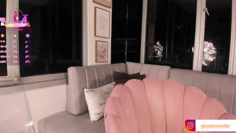 Snapshot of megann__sweet chatting on February 21, 10:17 am Mara online show from February 21, 10:17 am