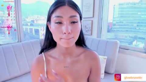 Snapshot of megann__sweet chatting on March 12, 4:35 pm Mara online show from March 12, 4:35 pm