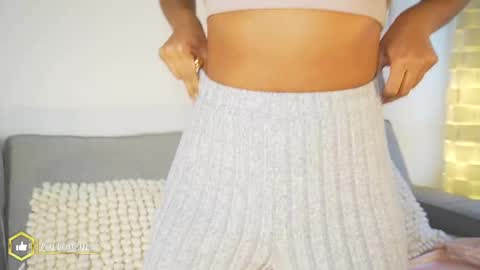 Snapshot of megann__sweet chatting on September 17, 6:42 pm Mara online show from September 17, 6:42 pm