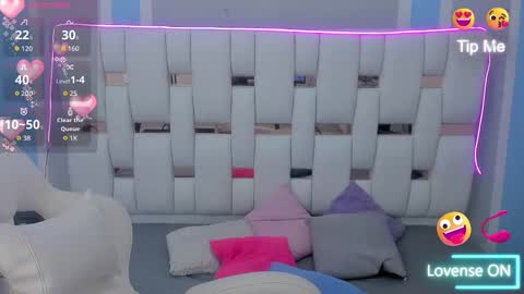 Snapshot of meganqueen2 chatting on November 3, 12:17 pm Megan Queen online show from November 3, 12:17 pm