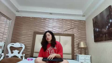 Snapshot of meganrousx chatting on February 5, 11:59 am Megan online show from February 5, 11:59 am