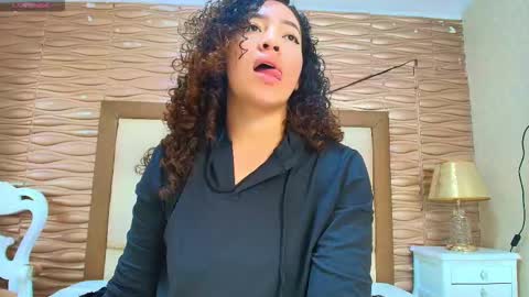 Snapshot of meganrousx chatting on February 21, 11:55 am Megan online show from February 21, 11:55 am